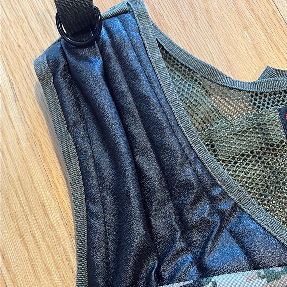 Men’s Camouflage Vest - Picture 7 of 8